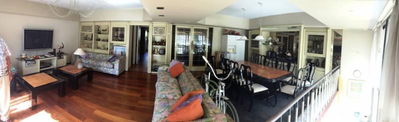 Venta Casa con Jardín, Pileta, Quincho, Parrilla 3 Plantas, 4 Cocheras Parque Chacabuco 4