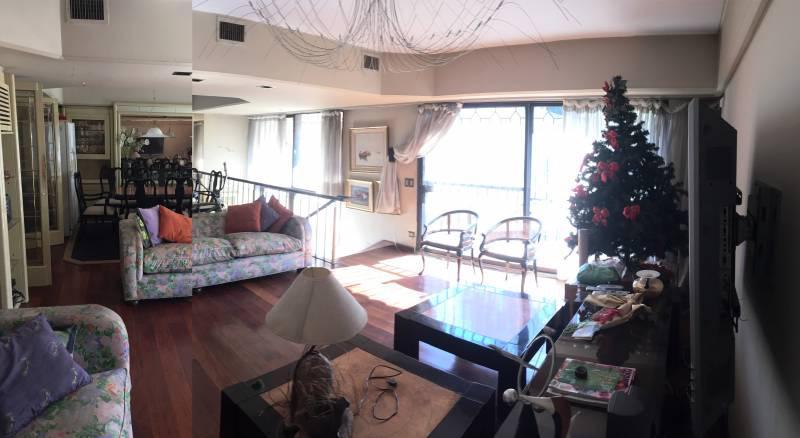 Venta Casa con Jardín, Pileta, Quincho, Parrilla 3 Plantas, 4 Cocheras Parque Chacabuco 2