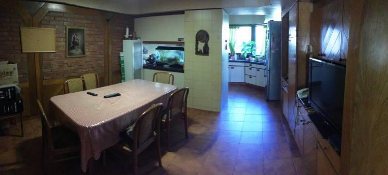 Venta Casa con Jardín, Pileta, Quincho, Parrilla 3 Plantas, 4 Cocheras Parque Chacabuco 2