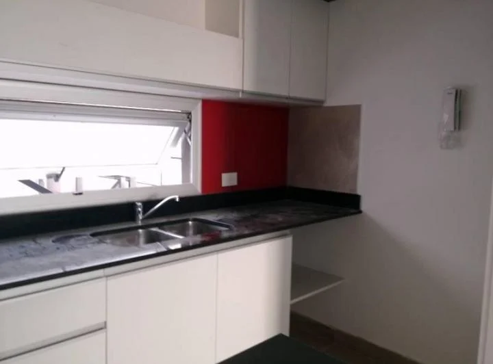 Alquiler  departamento 2 amplios ambientes con balcón terraza -cochera fija semi-cubierta 3