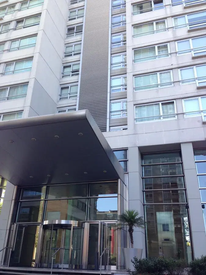 Venta departamento 3 ambientes en complejo Le Parc Puerto Madero 3