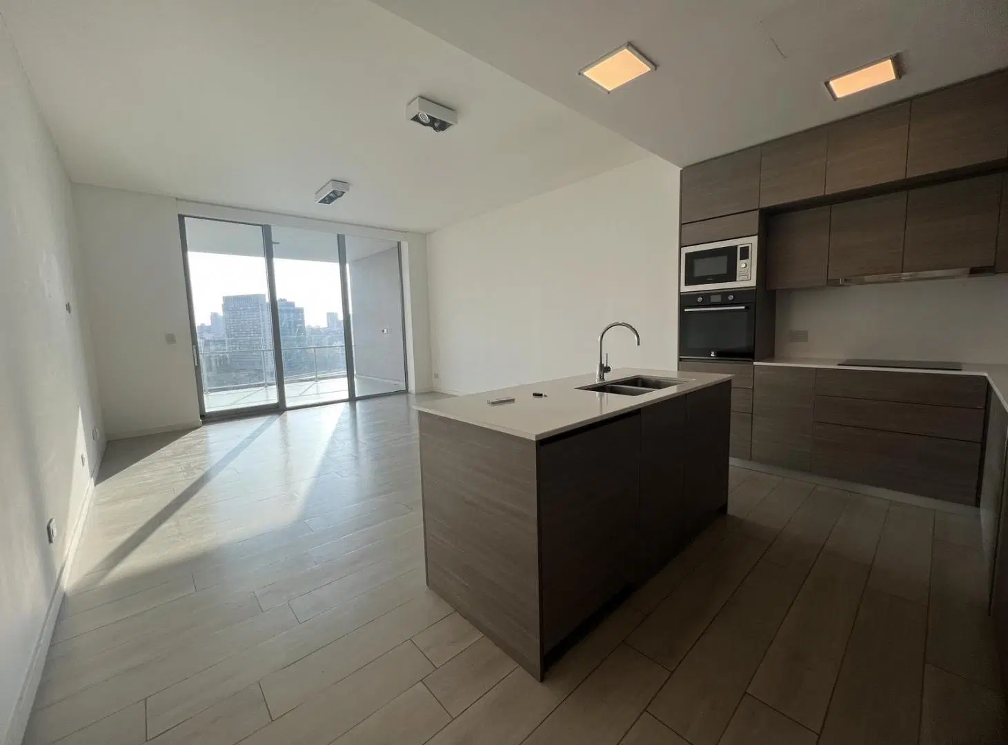 SLS SUITES. HOTEL.1 DORMITORIO. VISTA AL DIQUE Balcon aterrazado. Alquiler amoblado. Precio paquete. 5