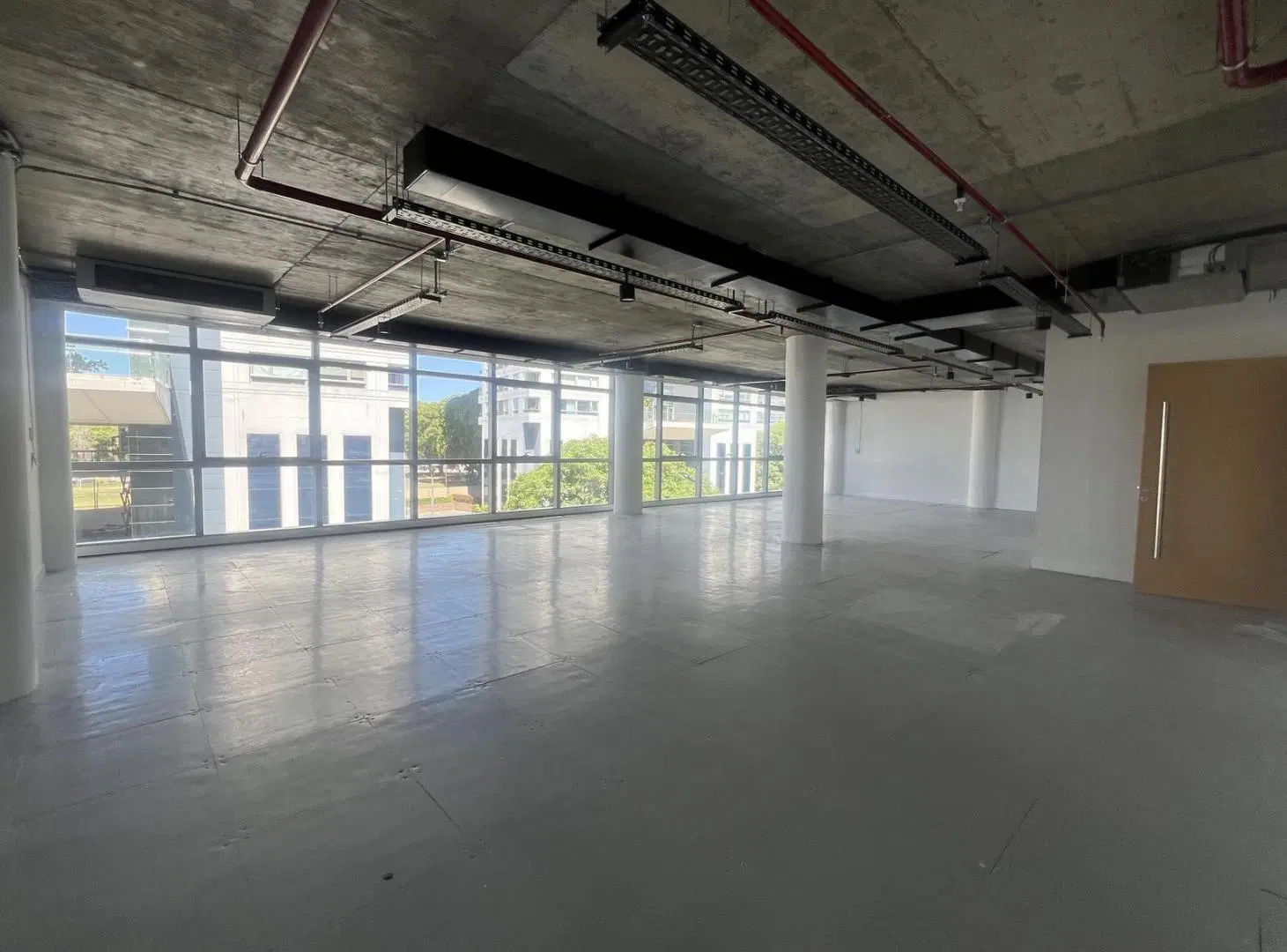 Oficina AAA de 130m2 2 cocheras en el destacado Madero Center 2