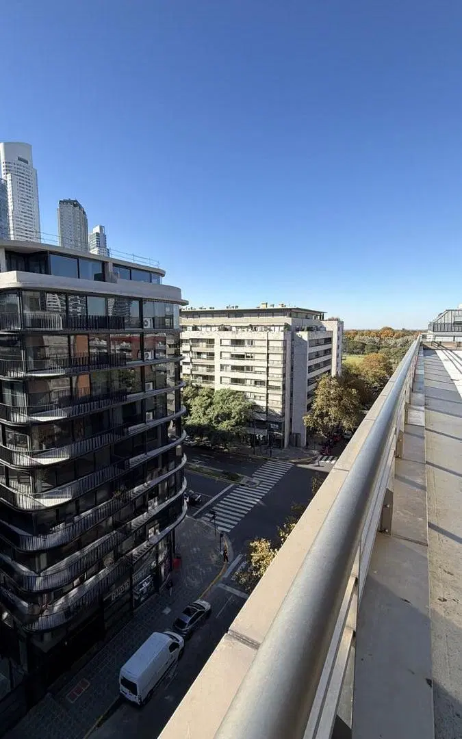 Oficina AAA de 130m2 2 cocheras en el destacado Madero Center 3