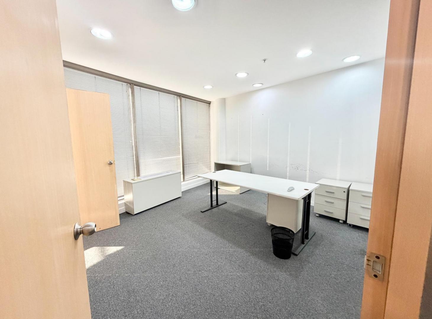 Foto de Oficina AAA de 130m2 2 cocheras en el destacado Madero Center, imagen 4