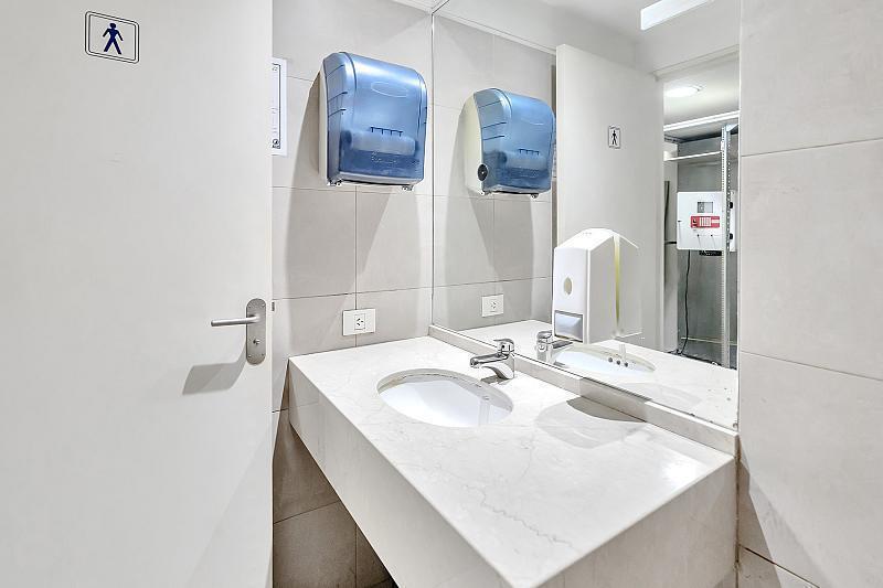Foto de Oficina AAA de 130m2 2 cocheras en el destacado Madero Center, imagen 5