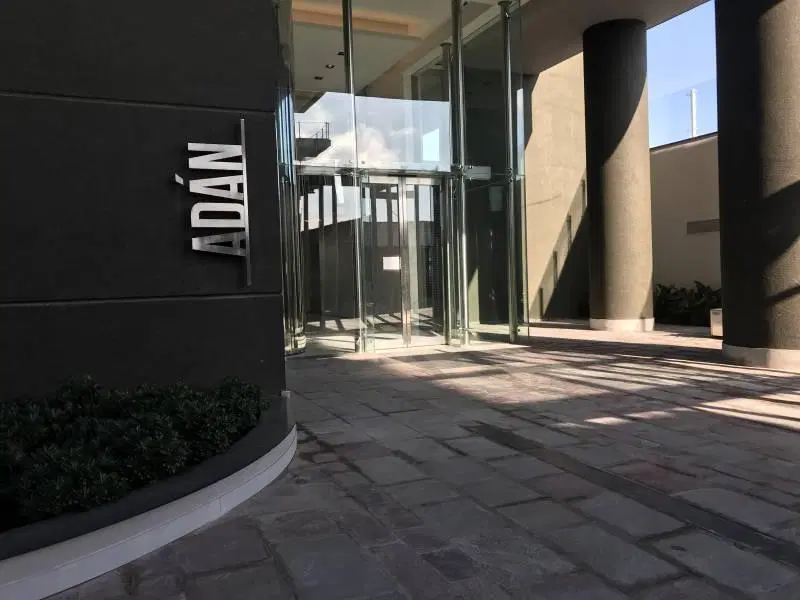 LINK TOWERS. Departamento alquiler 2 ambientes Amoblado y Equipado. Cochera. 1