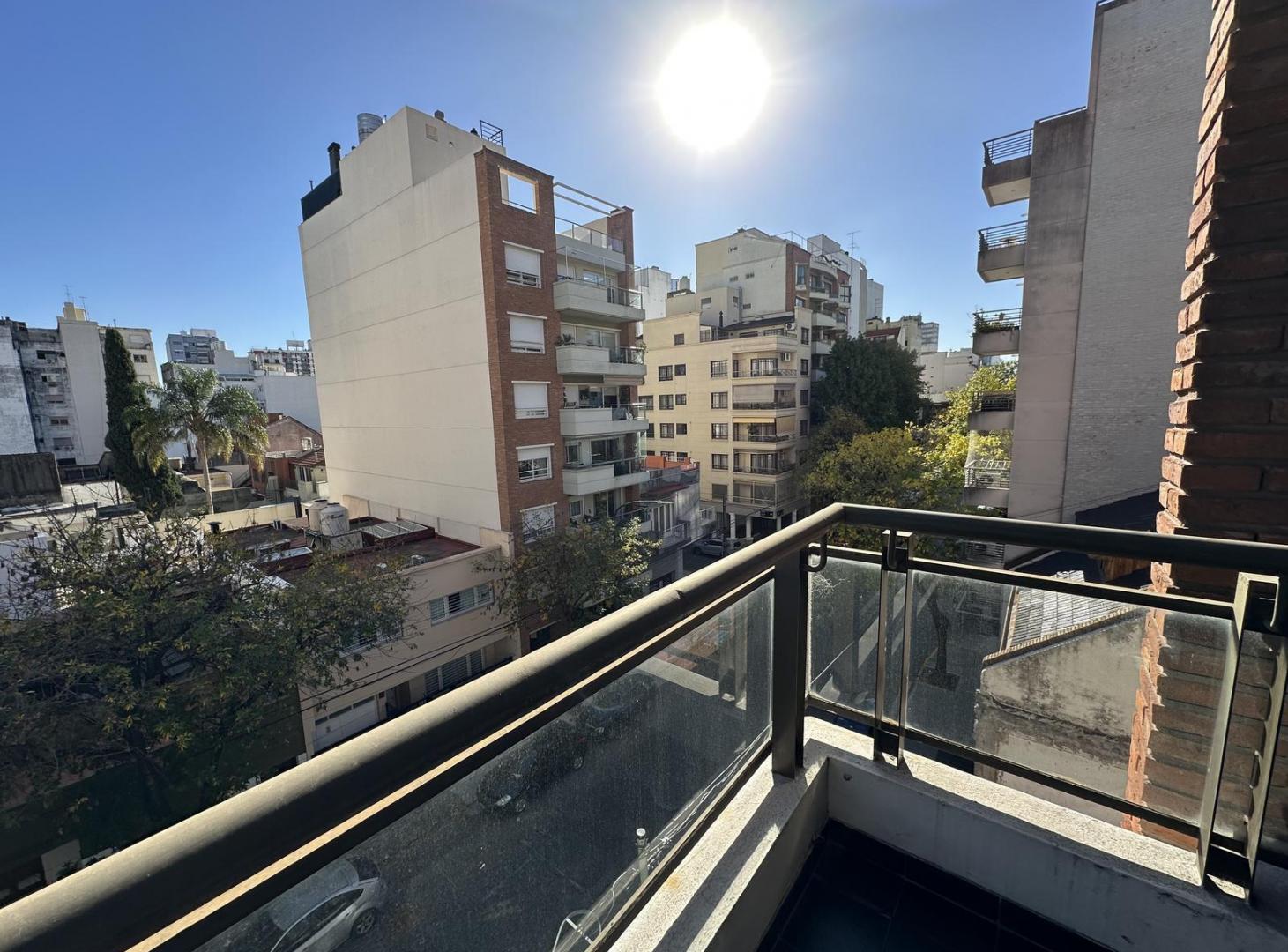 Foto de Departamento en venta de 4 ambientes mas dependencia, 2 cocheras, imagen 3