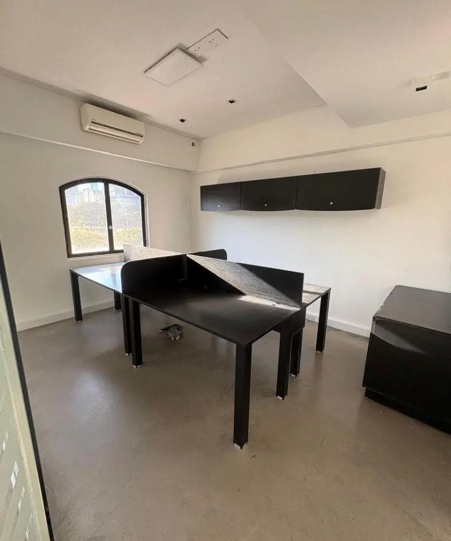 Se alquila Oficina Comercial en Puerto Madero 8