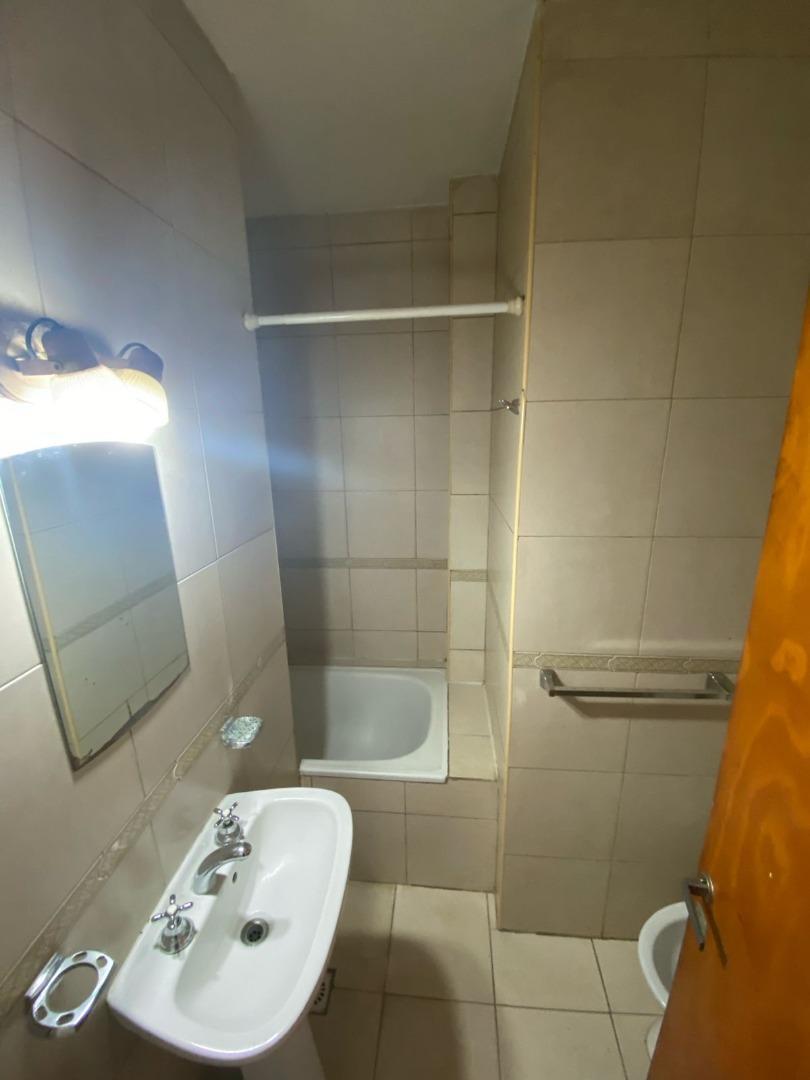 Venta de Triplex con Cochera y Patio en San Miguel 5
