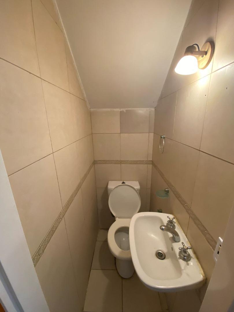 Venta de Triplex con Cochera y Patio en San Miguel 4