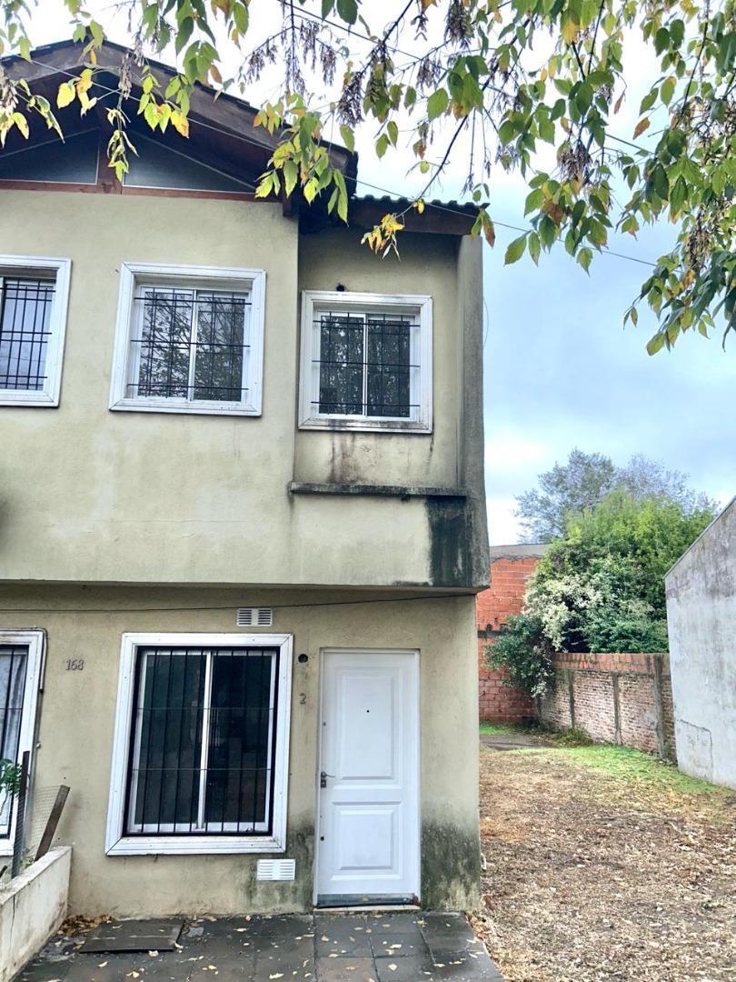 Venta de Triplex con Cochera y Patio en San Miguel 2