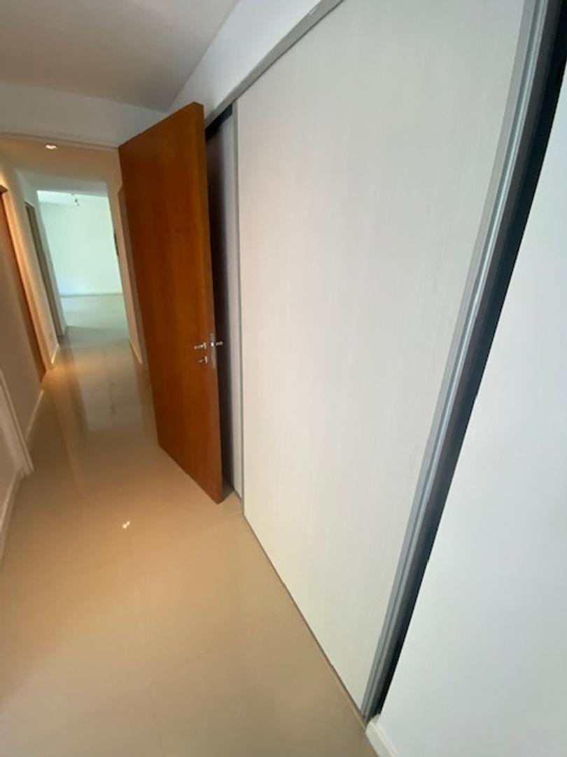 Venta Departamento de Categoría en Malvinas Argentinas 1
