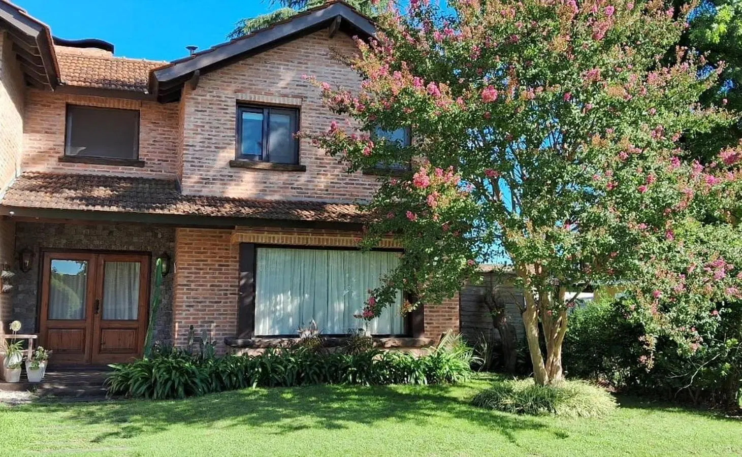 VENTA CASA CUATRO AMBIENTES EN MUÑIZ- EN BARRIO CERRADO 4