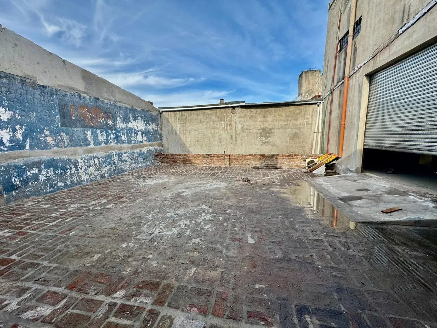 VENTA DE LOCAL + DTOS EN SAN MIGUEL, SOBRE AV. PTE PERÓN 4