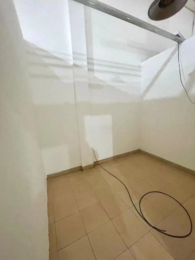 VENTA LOCAL EN BELLA VISTA 4