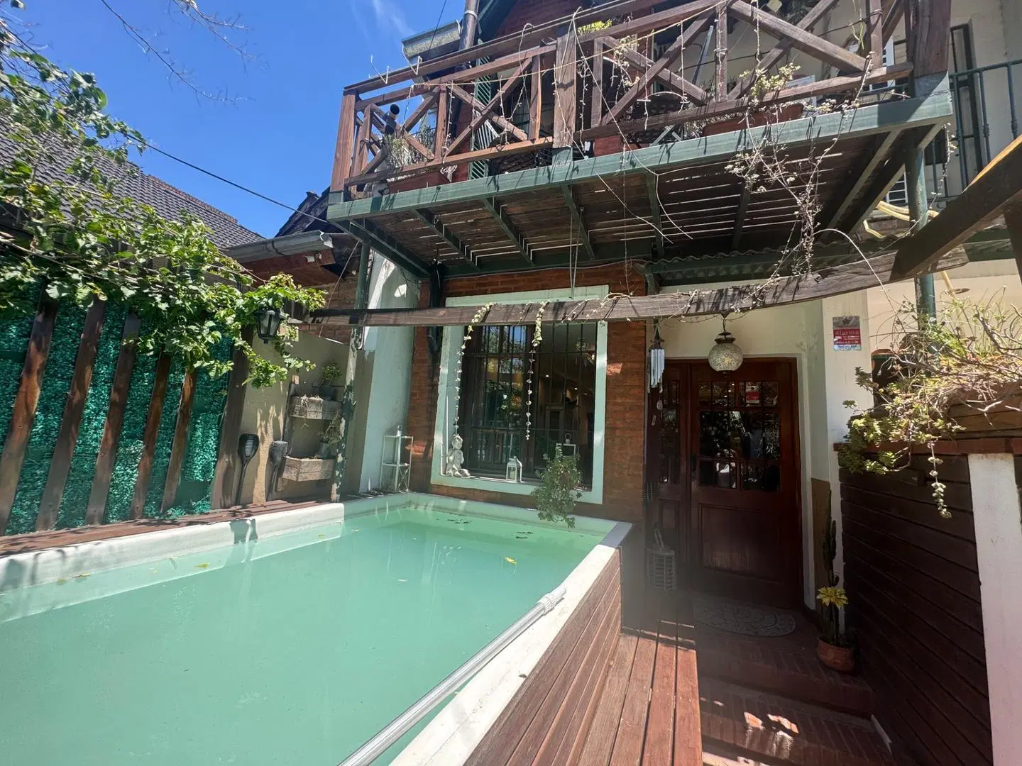 VENTA DE TRIPLEX EN BELLA VISTA CON JARDÍN APTA CRÉDITO 4
