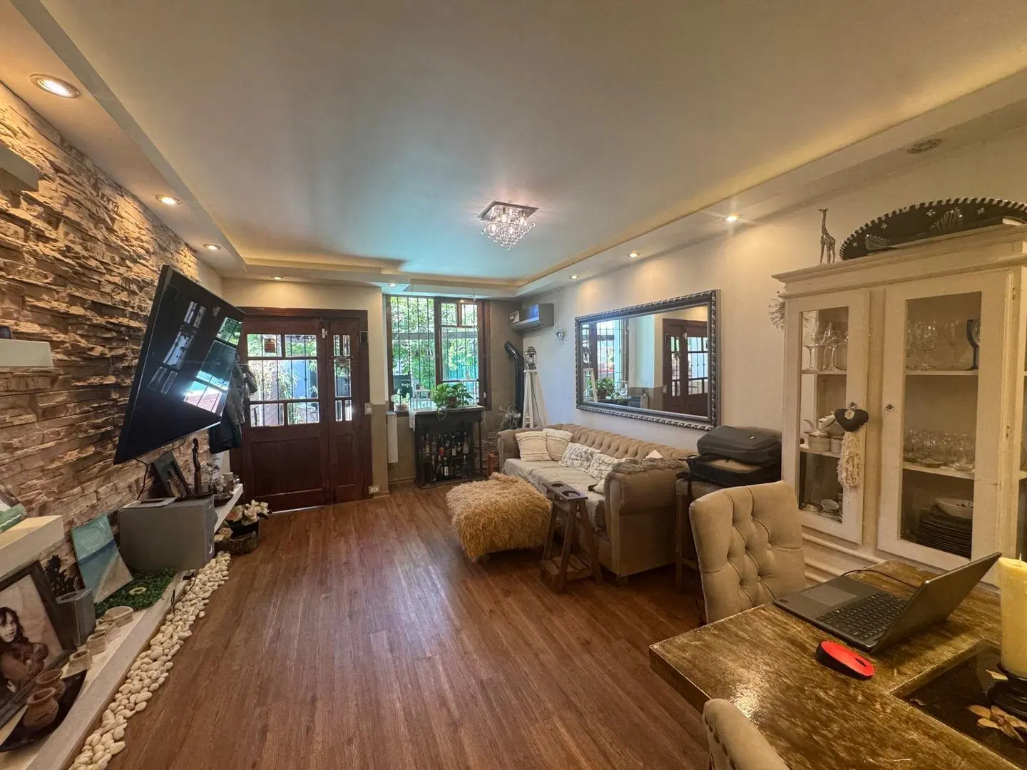 VENTA DE TRIPLEX EN BELLA VISTA CON JARDÍN APTA CRÉDITO 3