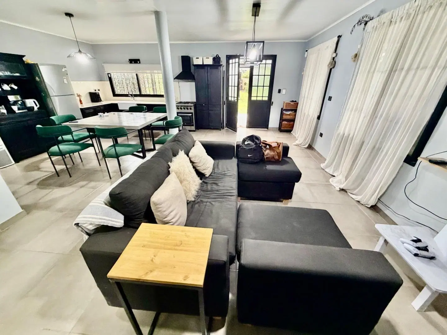 VENTA DE CASA EN JOSÉ C PAZ CON AMPLIO JARDÍN 2