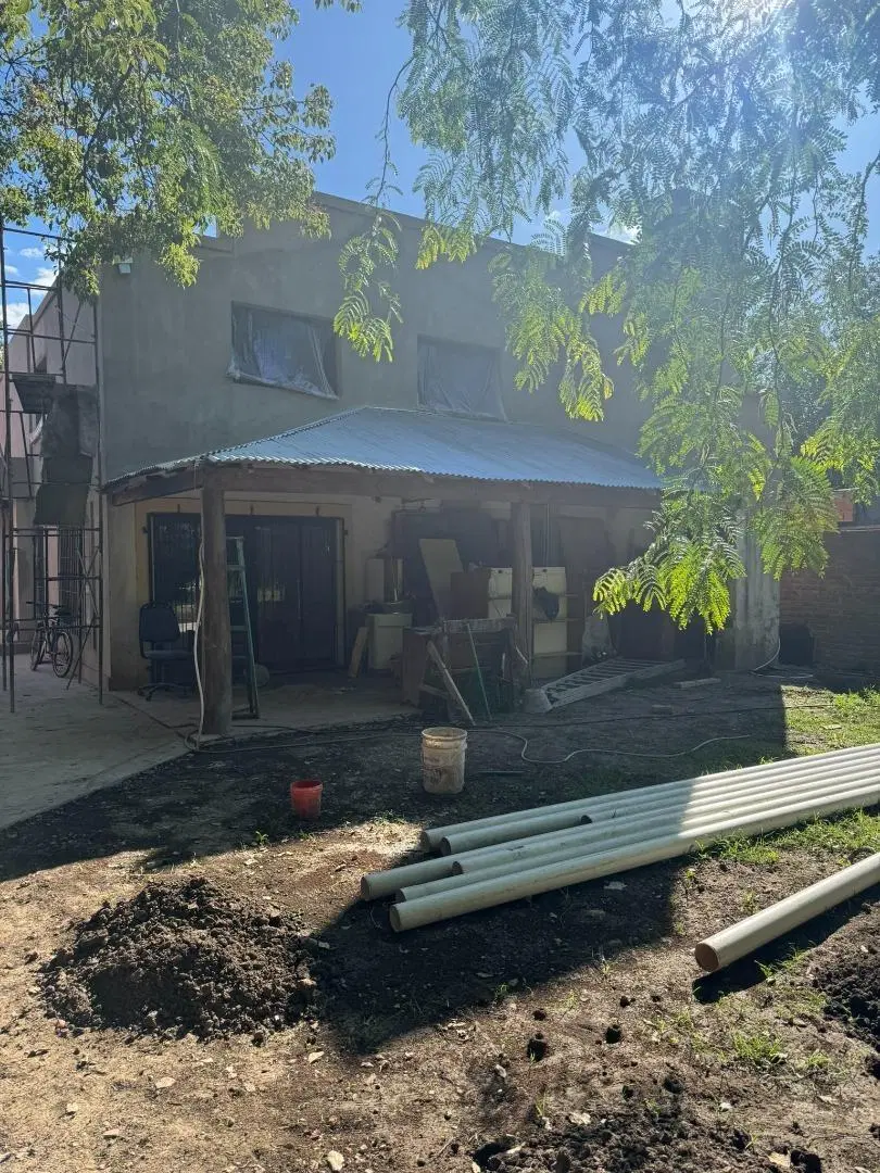VENTA DE CASA 4 AMBIENTES EN BARRIO CERRADO CON PORTÓN MUÑIZ 4