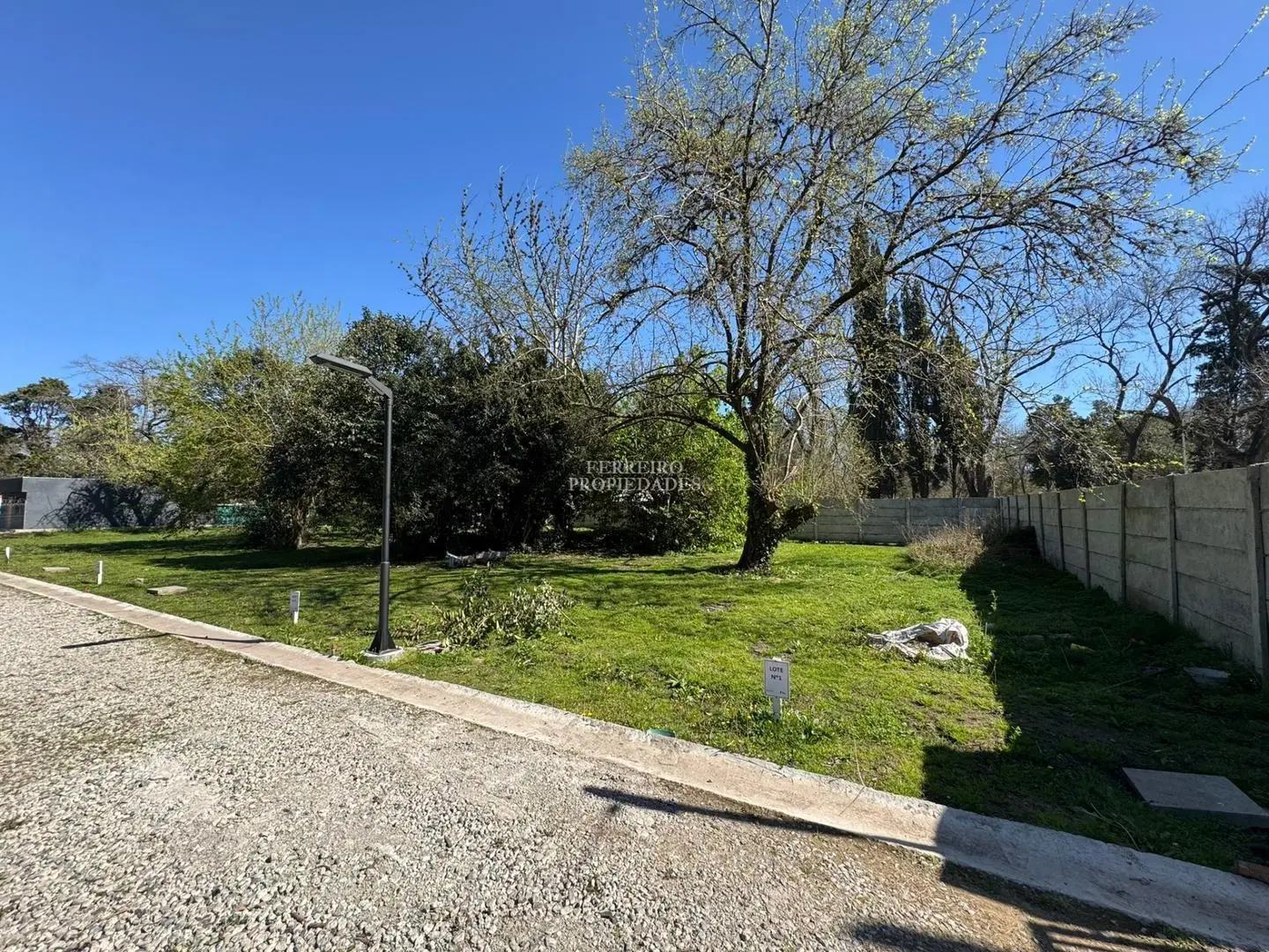 VENTA TERRENOS EN BARRIO- LISANDRO DE LA TORRE 5