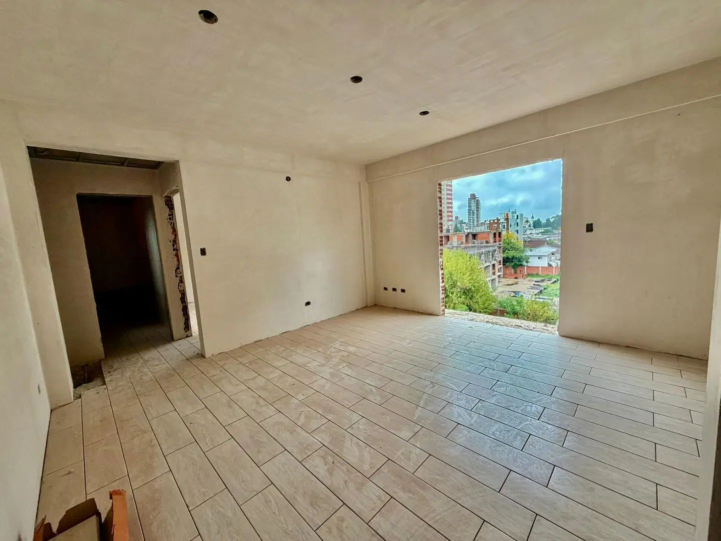 VENTA DEPARTAMENTO DOS AMBIENTES CON BALCÓN EN POZO 2