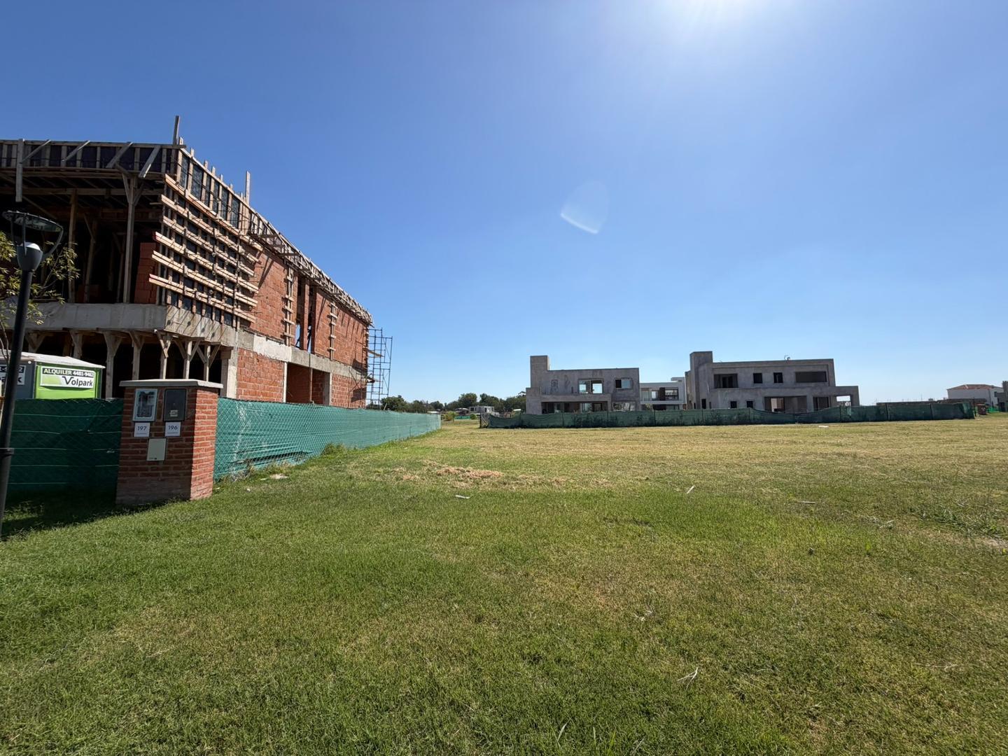 VENTA DE LOTE CON FINANCIAMIENTO VILLAGE PLAZA BELLA VISTA