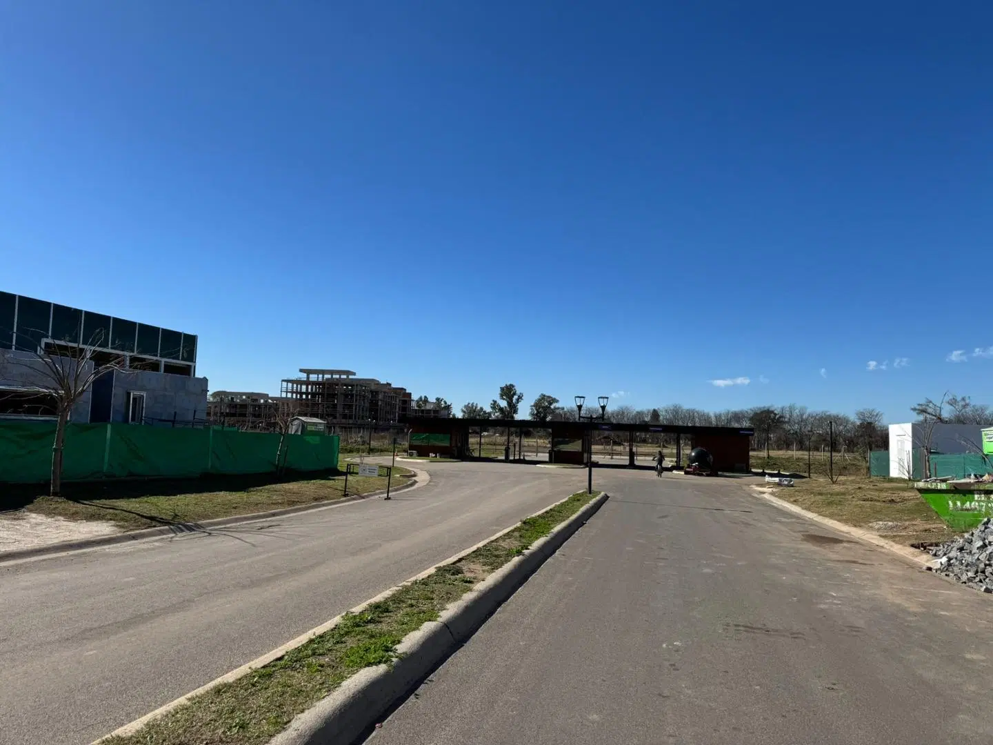 VENTA DE LOTE CON FINANCIAMIENTO VILLAGE PLAZA BELLA VISTA 3