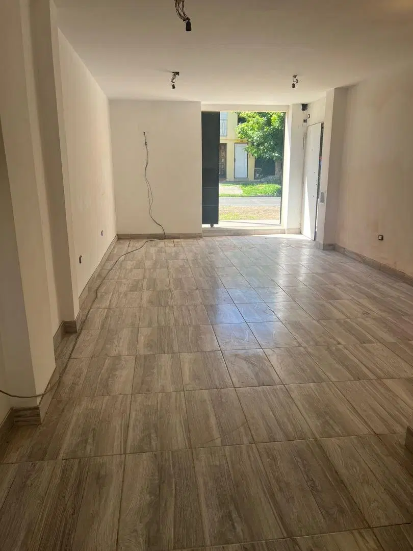 VENTA LOCAL COMERCIAL CON TERRAZA EN SAN MIGUEL 3