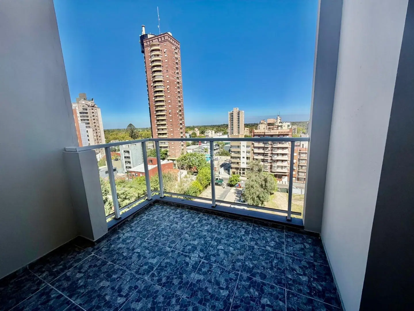 VENTA DE DTO TRES AMBIENTES CON BALCÓN EN MUÑIZ 2