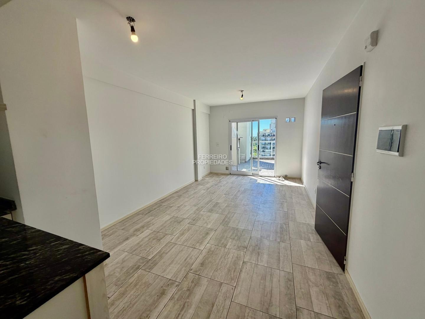 VENTA DE DTO TRES AMBIENTES CON BALCÓN EN MUÑIZ