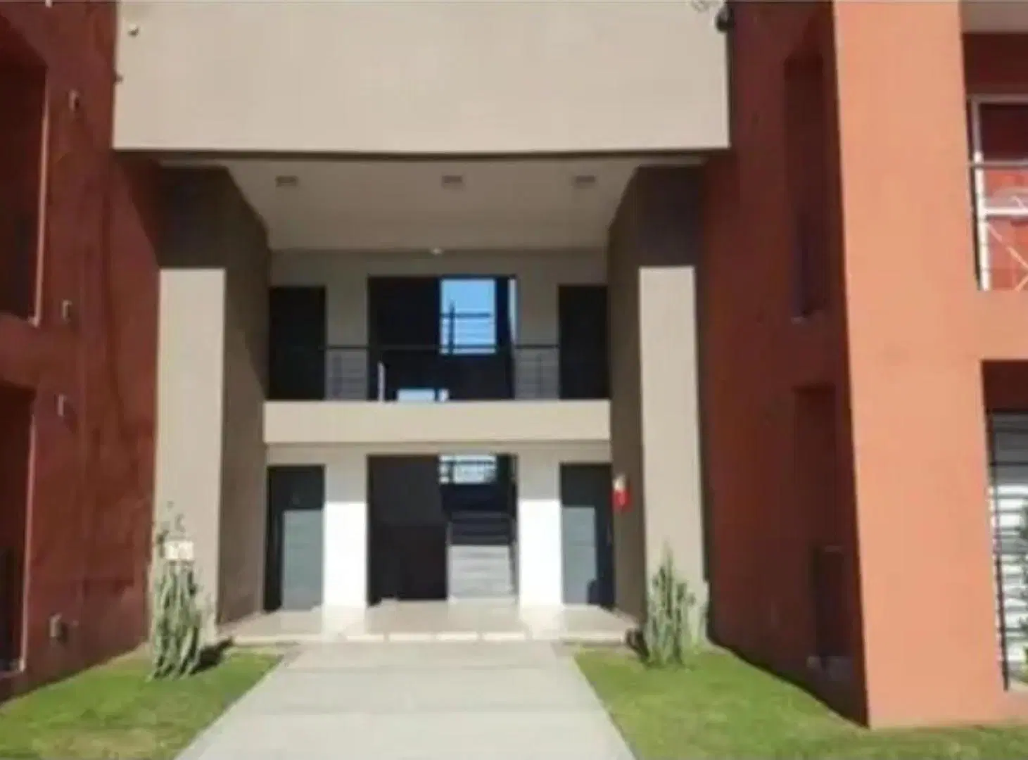 Alqui monoambiente con balcon pileta y seguridad Planta Baja 2