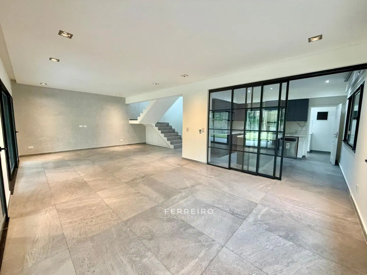 VENTA DE CASA 5 AMBIENTES EN EL BARRIO CERRADO "LOS OLIVOS" 2