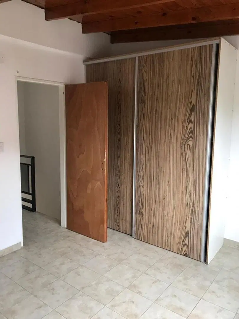 ALQUILER DE TRIPLEX CON PATIO EN COMPLEJO 1