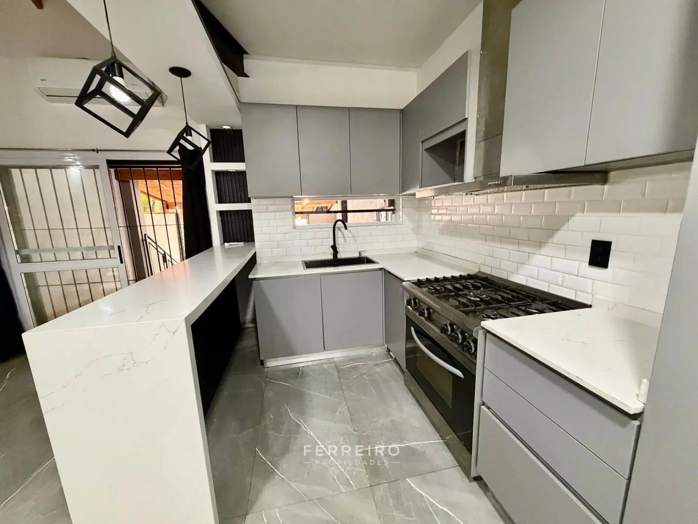 VENTA DE CASA 3 AMBIENTES CON PILETA EN MUÑIZ - APTA CRÉDITO 3