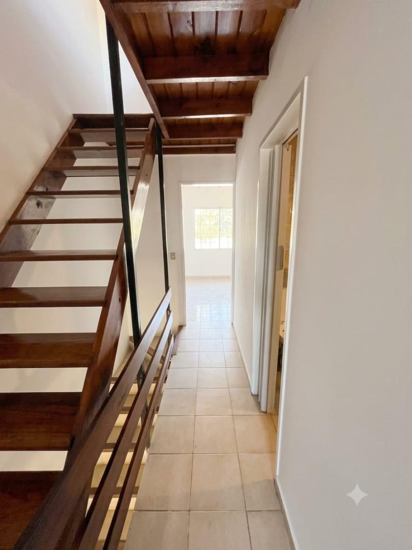 Foto de VENTA DUPLEX EN COMPLEJO CERRADO CON PATIO Y COCHERA, imagen 2
