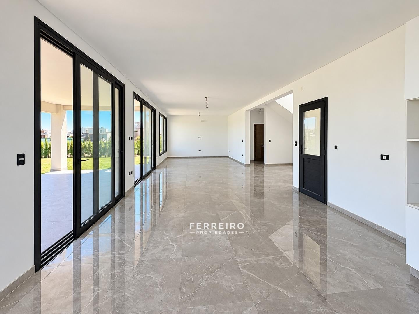 Foto de VENTA DE CASA 5 AMBIENTES EN BARRIO CERRADO VILLAGE JOVEN, imagen 3
