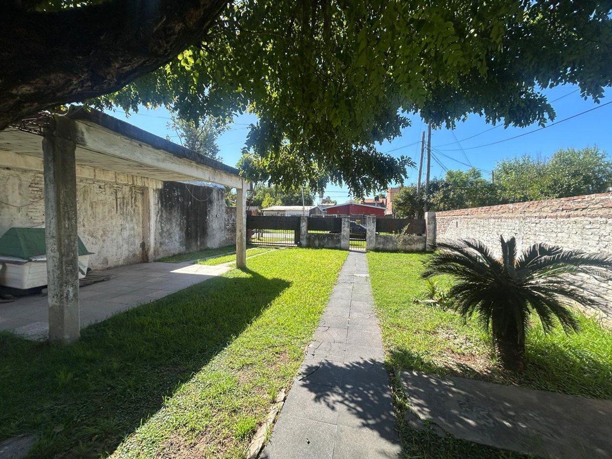 Venta Casa 5 Amb. con Parrilla y Garage - Muñiz 2