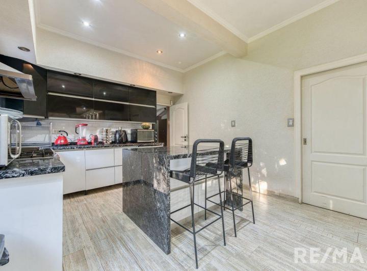 VENTA DE CASA EN BARRIO SAN IGNACIO 5