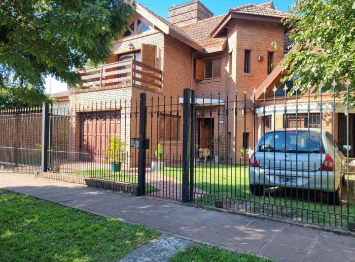 VENTA CASA CHALET 5 AMB. SAN MIGUEL PILETA 3