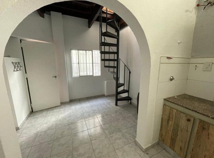 ALQUILA DEPARTAMENTO 2 AMB. HURLINGHAM 3