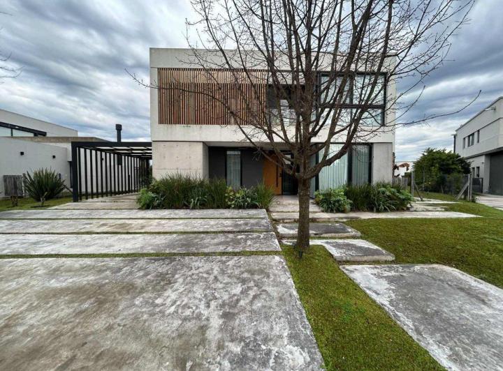 VENTA CASA AYRES PLAZA 6 AMB. 710 M2 LOTE - PILAR 1