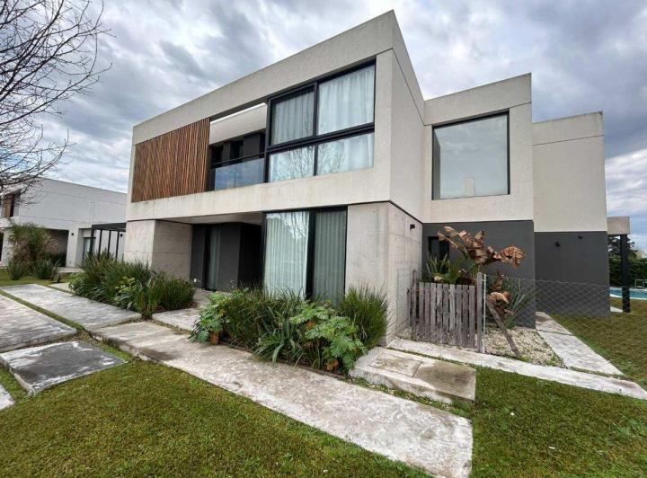VENTA CASA AYRES PLAZA 6 AMB. 710 M2 LOTE - PILAR 4
