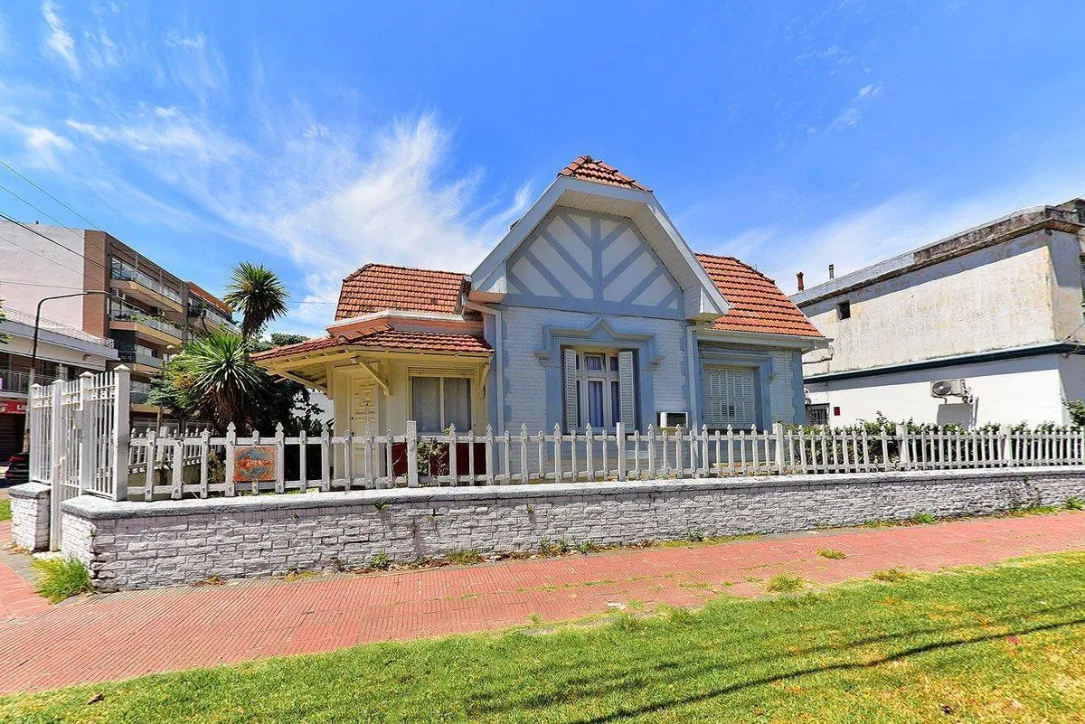 VENTA CASA 6 AMB ESQUINA C COCHERA SANTOS LUGARES 3