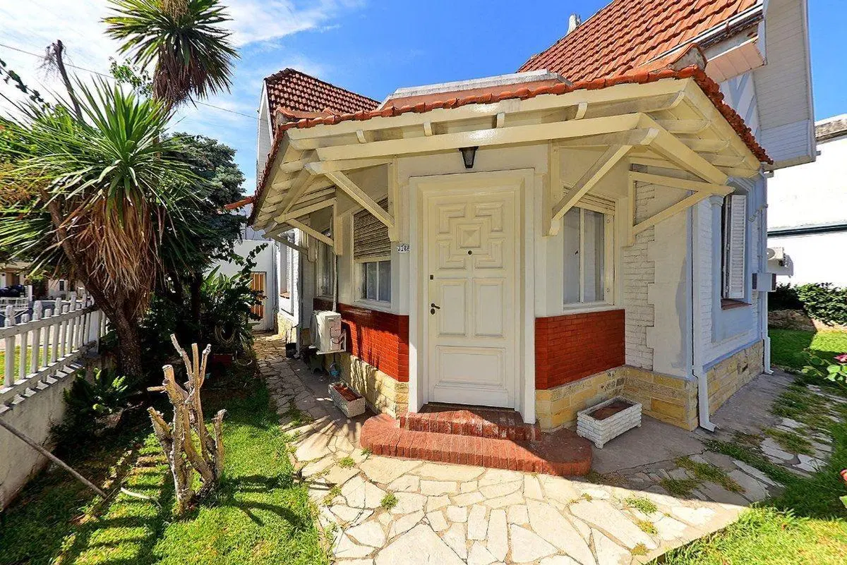 VENTA CASA 6 AMB ESQUINA C COCHERA SANTOS LUGARES 2