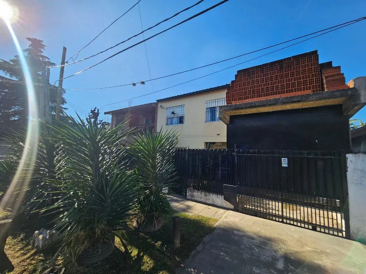 VENTA CASA 5 AMBIENTES CENTRO DE JOSE C PAZ 2