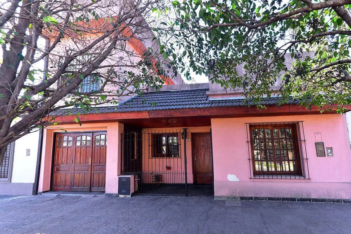 VENTA CASA 4 AMB CON PILETA - BELLA VISTA 2