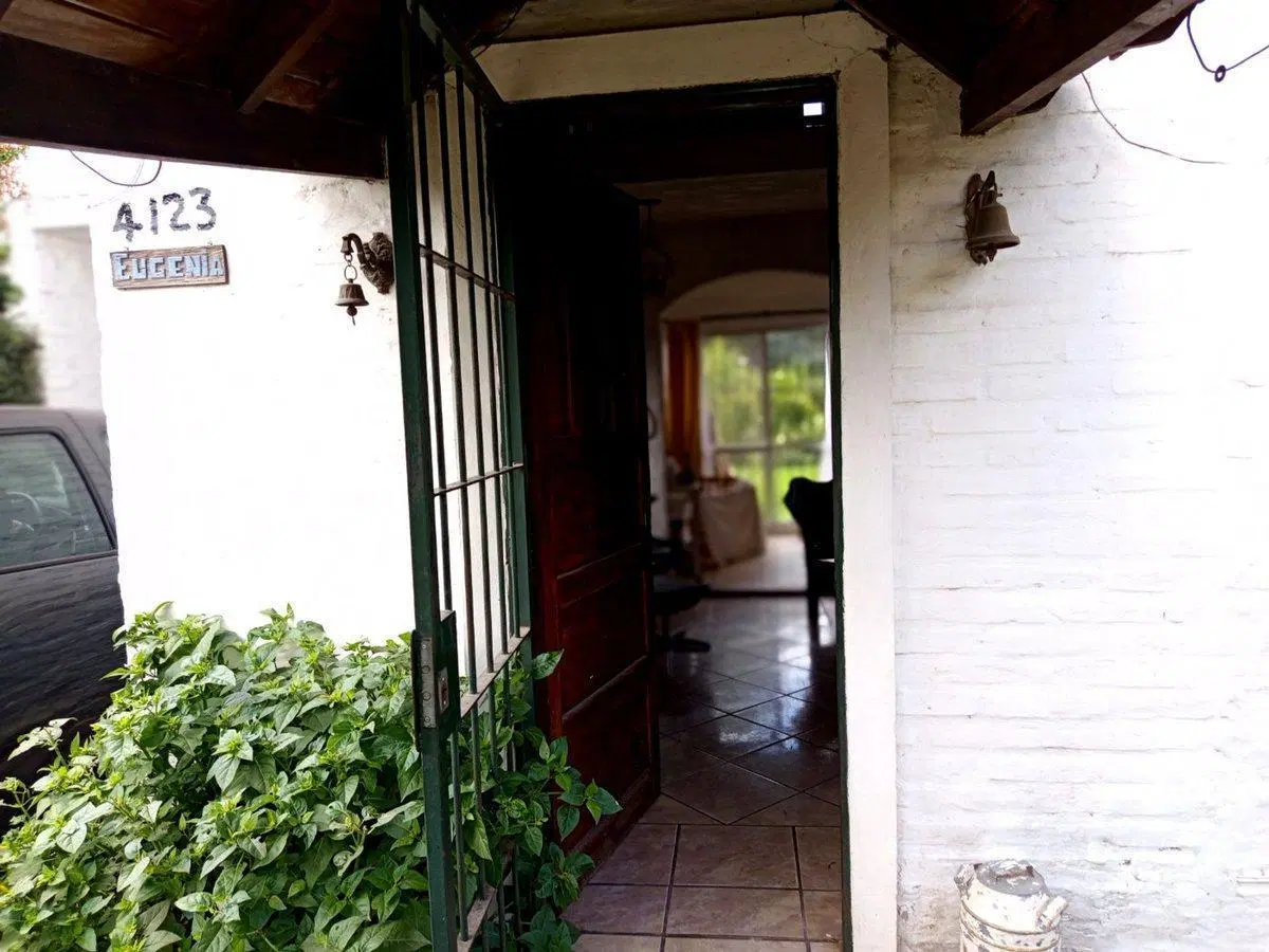 VENTA CASA 5 AMB  PARQUE Y PISCINA EN TORTUGUITAS 2