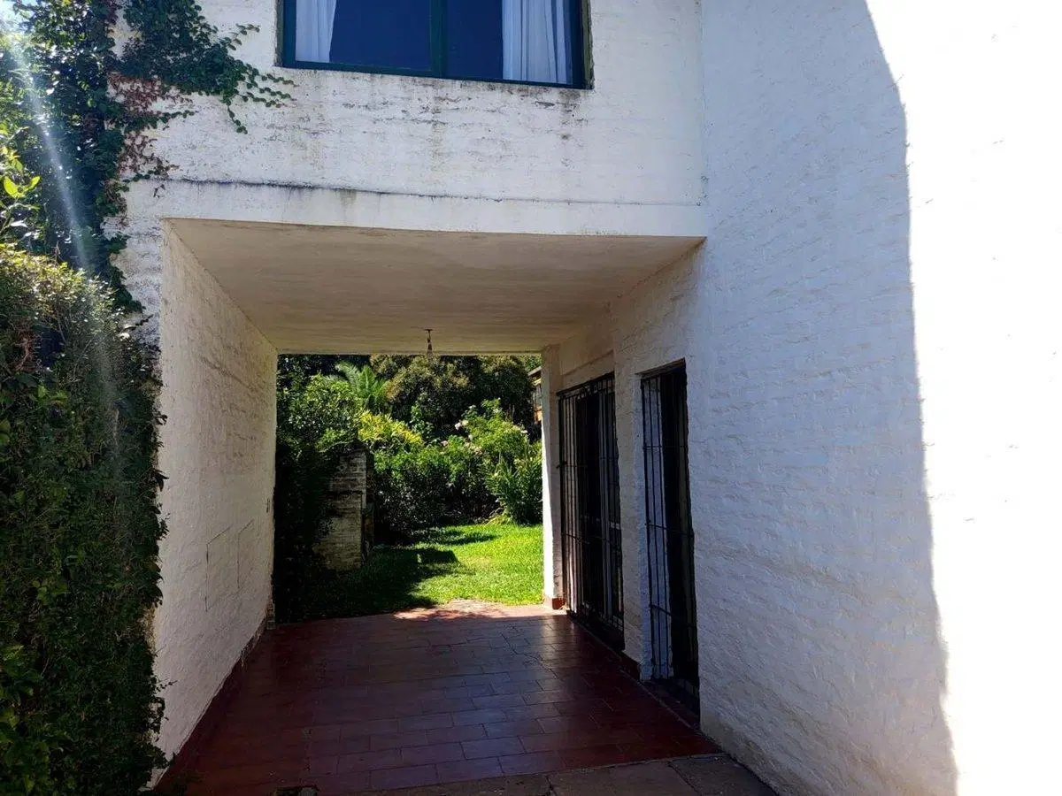 VENTA CASA 5 AMB  PARQUE Y PISCINA EN TORTUGUITAS 5