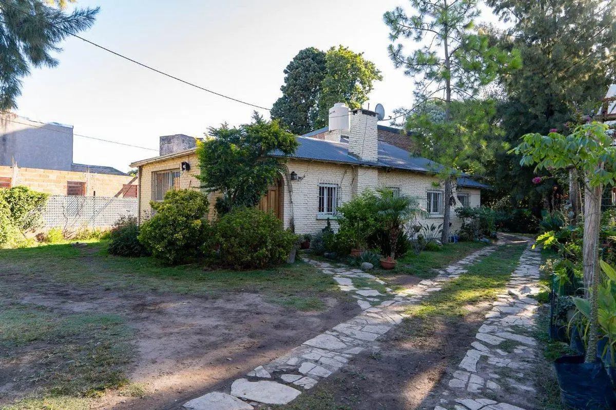 VENTA CASA 6 AMB EN LOTE 1116M2 CASI DON TORCUATO 5